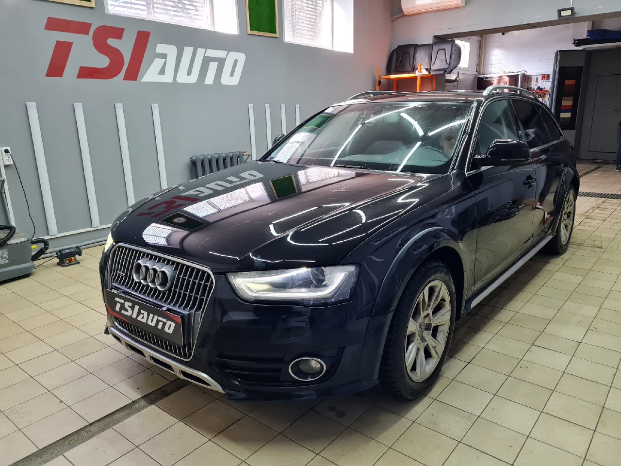 Шумоизоляция Audi A4 Allroad B8 в Ярославле