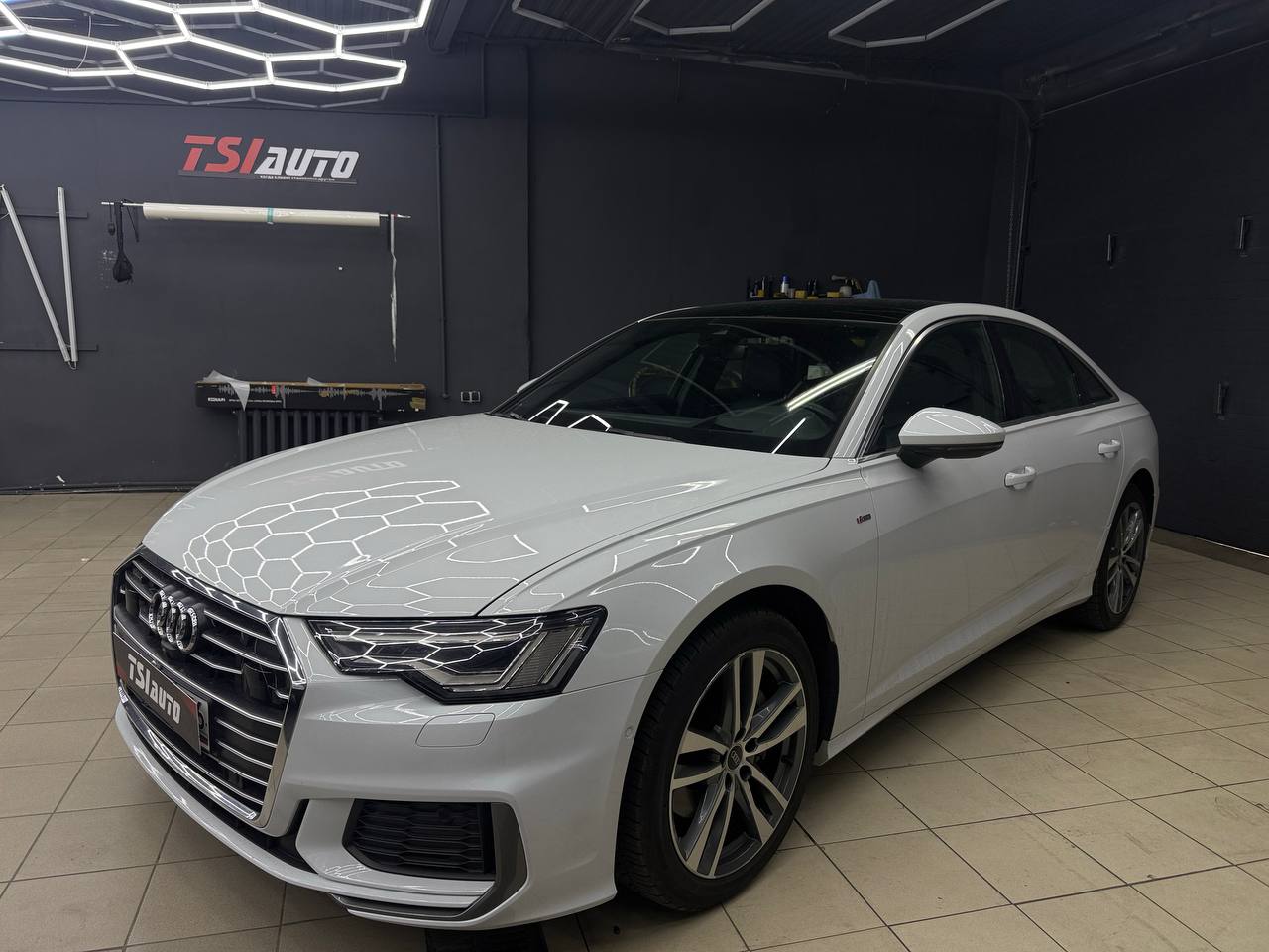 Ауди А6 С8 оклейка пленкой в Ярославле