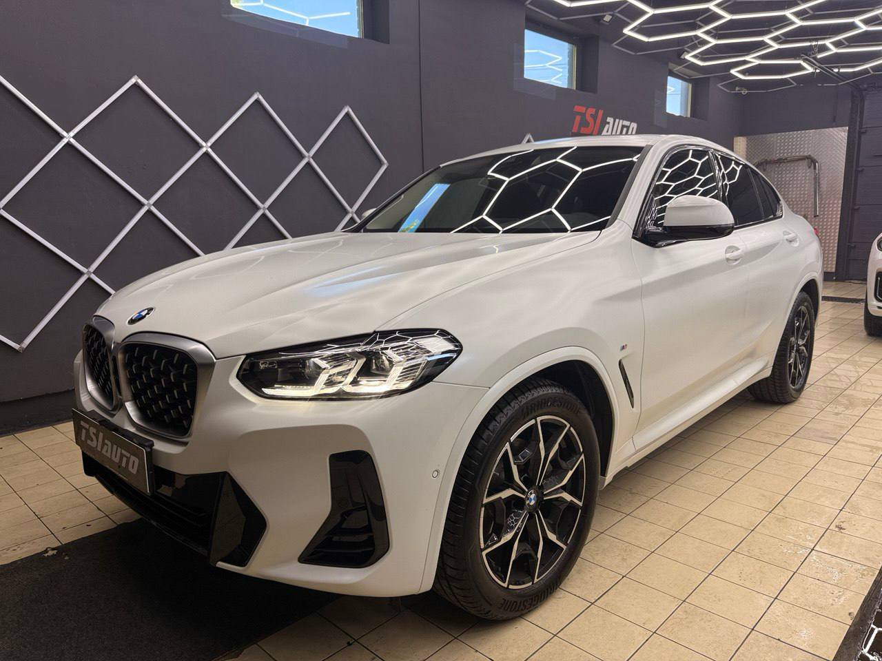Шумоизоляция BMW X4 в Ярославле