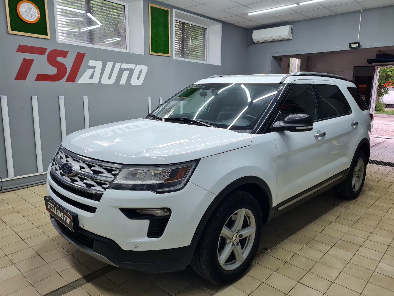 Шумоизоляция Ford Explorer в Ярославле в пакете Комфорт