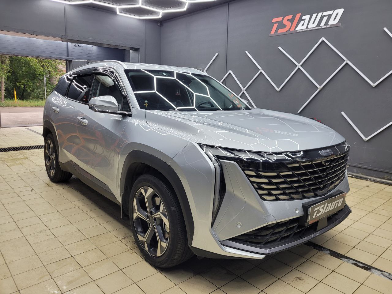 Geely Atlas оклейка пленкой в Ярославле