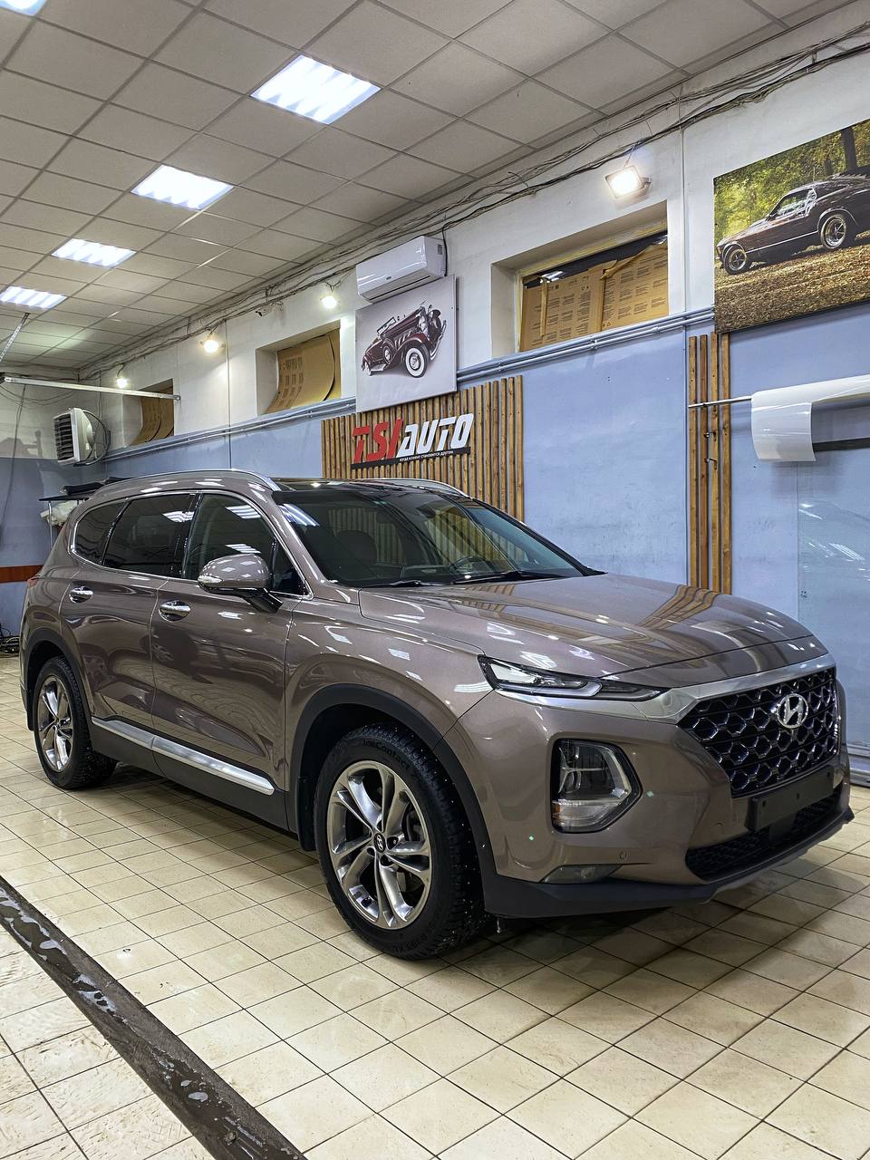 Hyundai Santa Fe оклейка фар бронепленкой в Ярославле