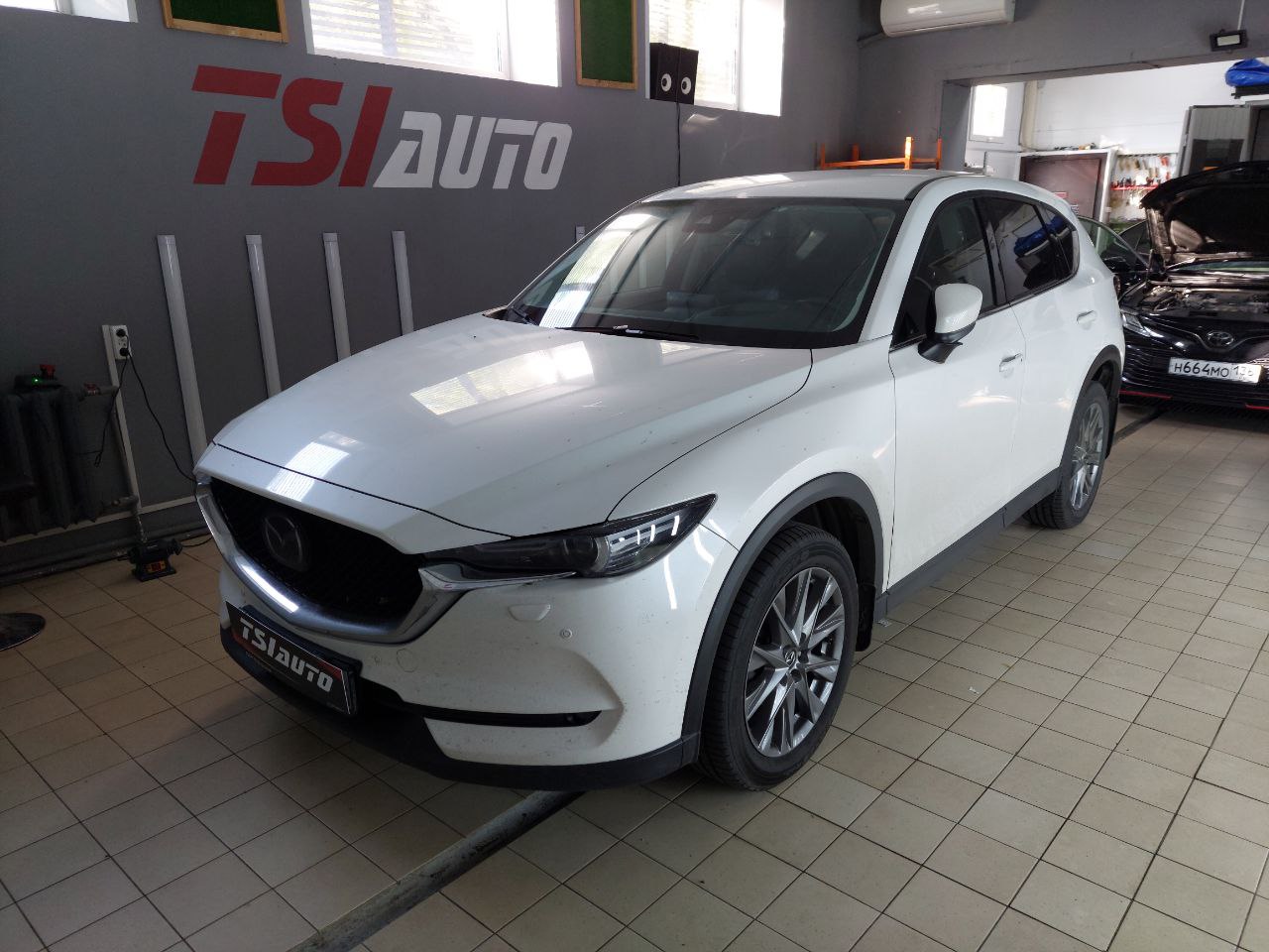 Mazda CX-5 установка подсветки салона в Ярославле