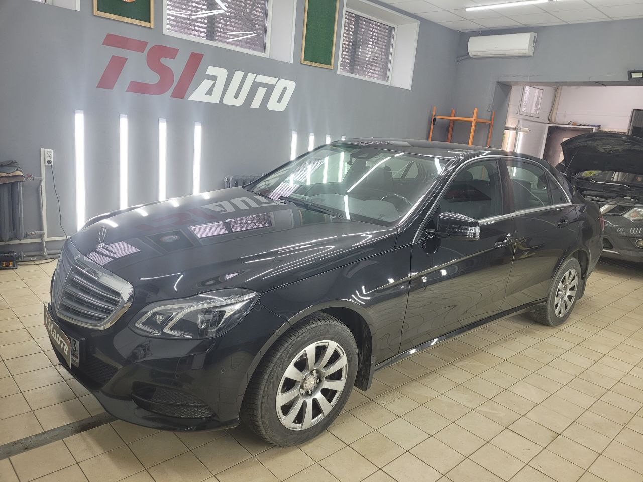 Шумоизоляция Mercedes Benz w212 в Ярославле