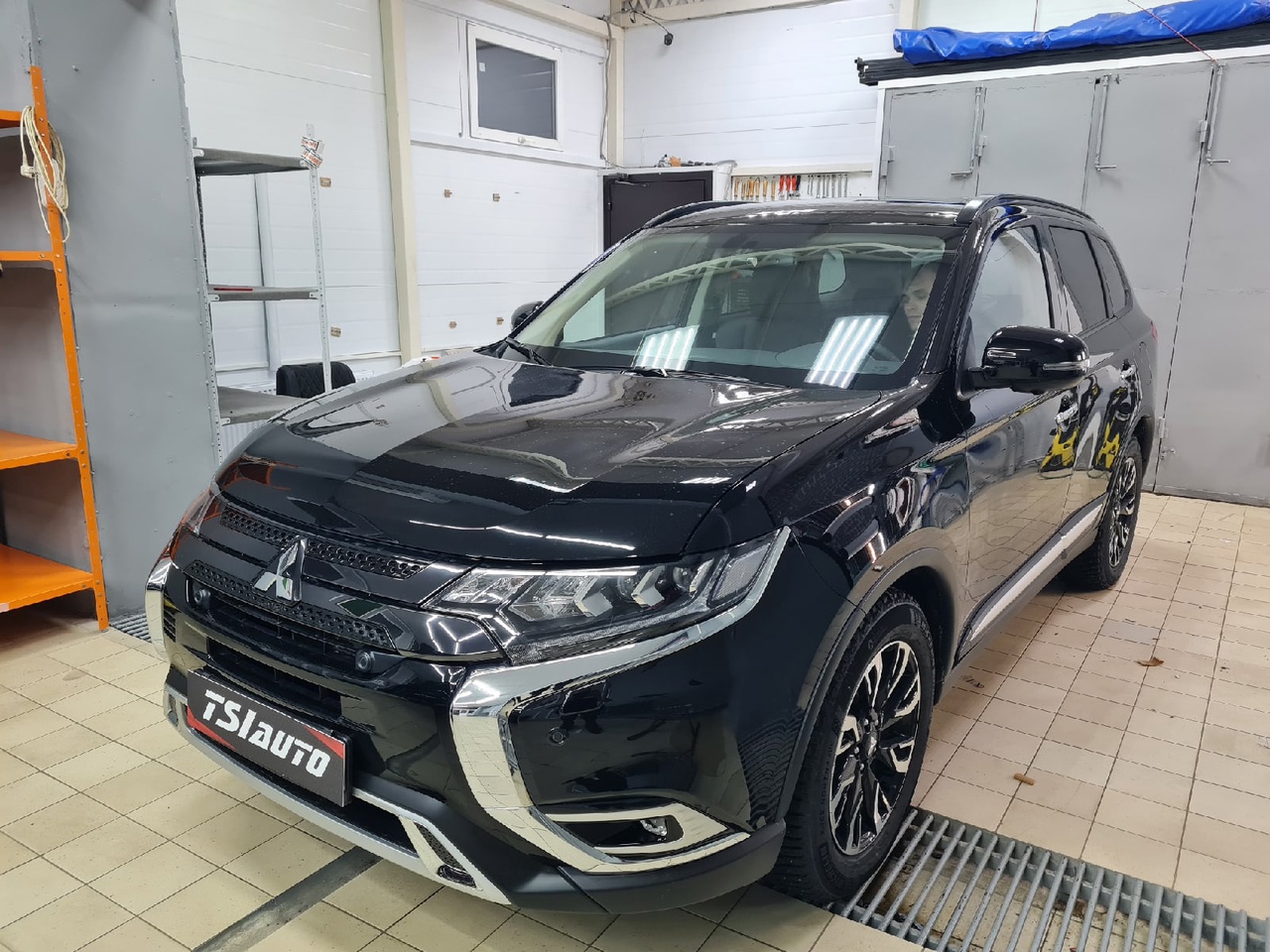 Шумоизоляция Mitsubishi Outlander в Ярославле