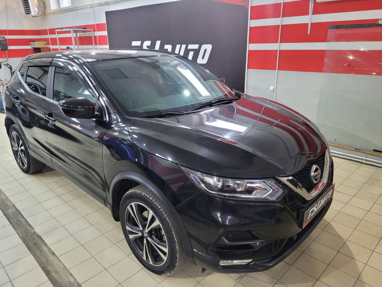 Бронирование капота Nissan Qashqai в Ярославле