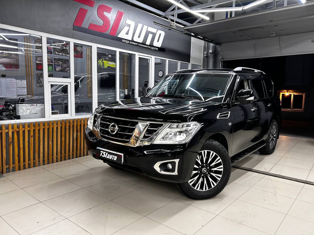 Оклейка пленкой Nissan Patrol в Ярославле