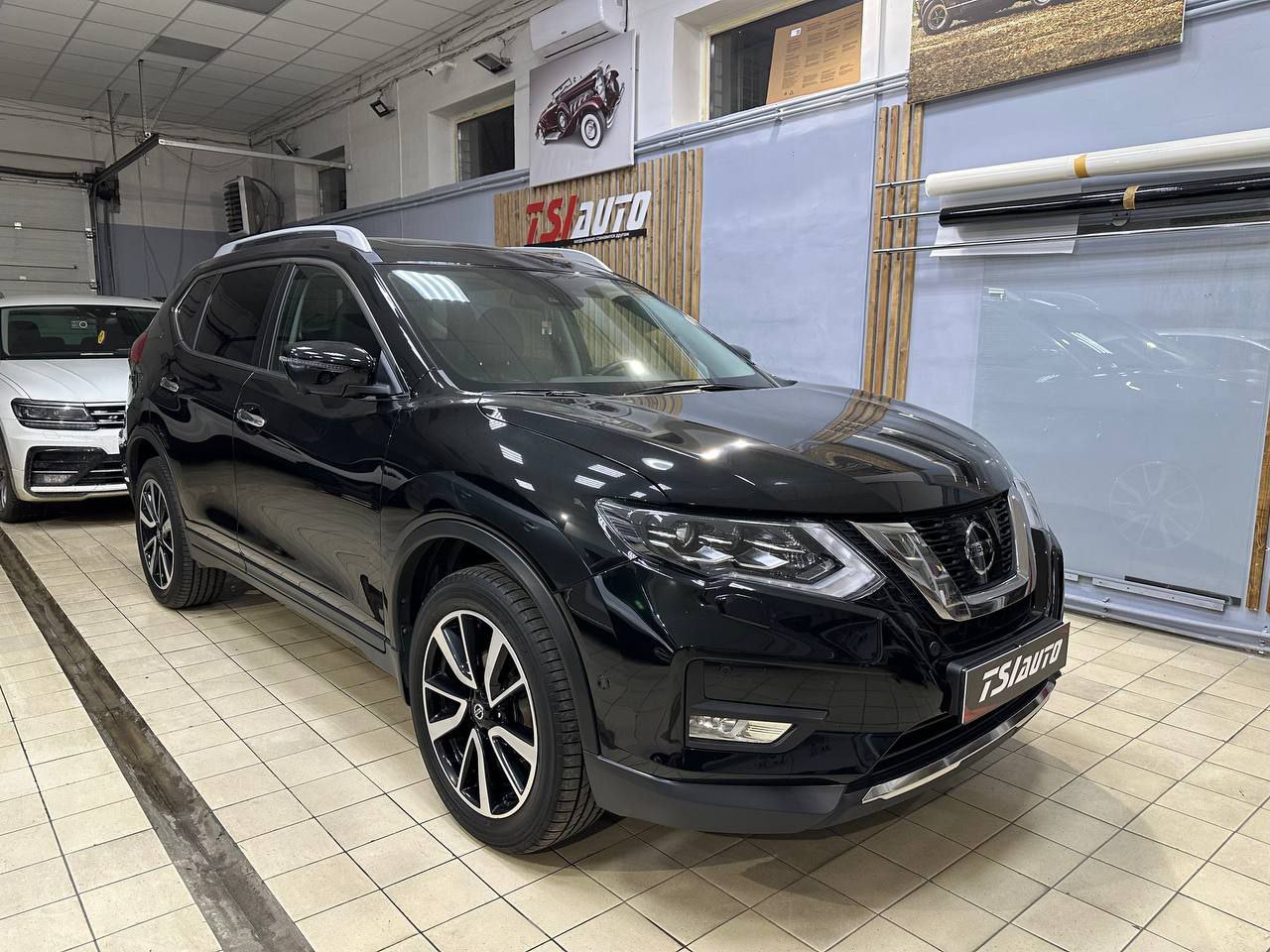 Установка контурной подсветки салона в Nissan X-Trail