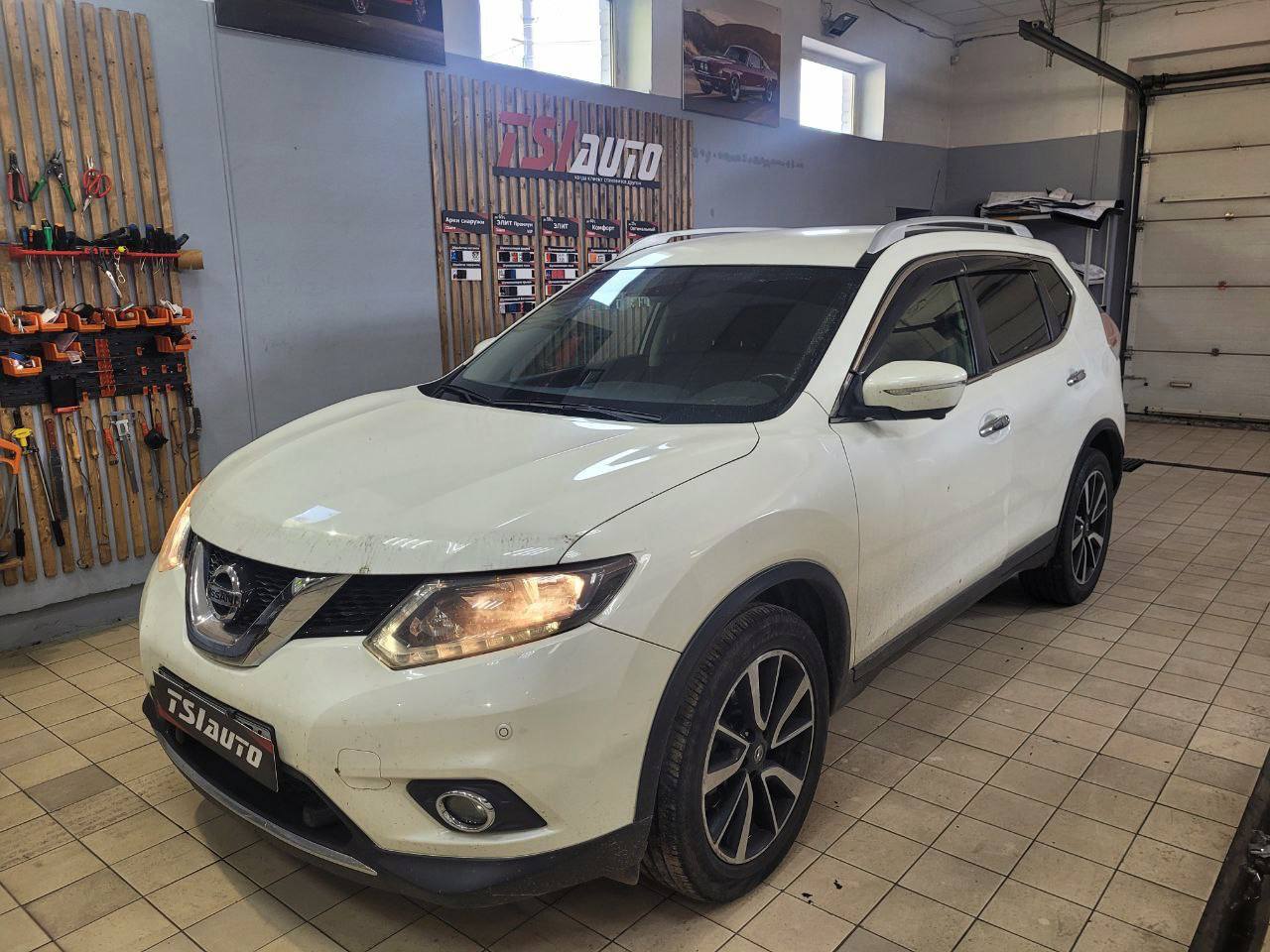 Мойка подкапотного пространства Nissan X-Trail