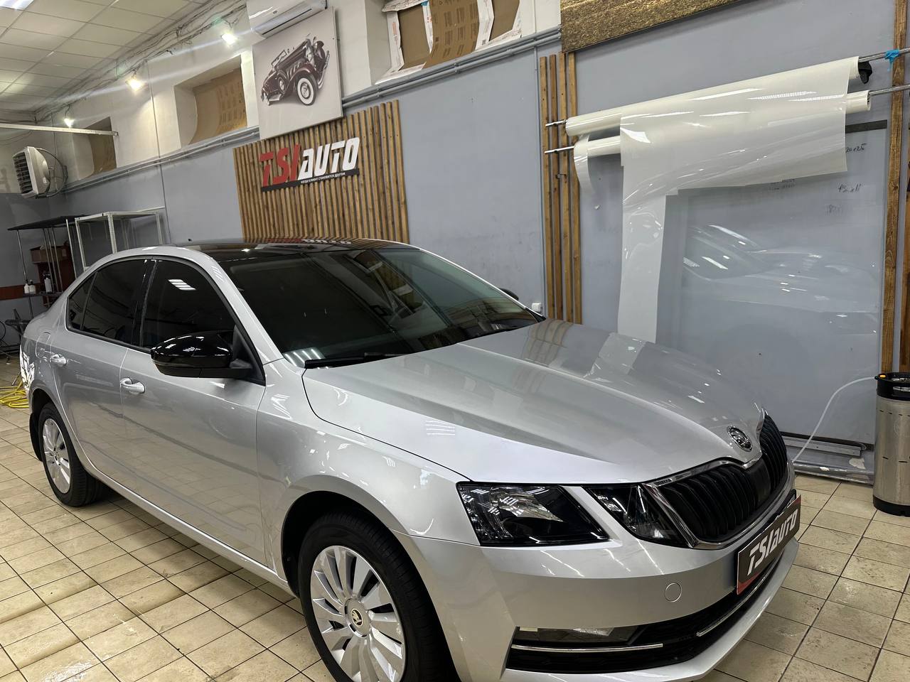 Оклейка пленкой Skoda Octavia A7 в Ярославле