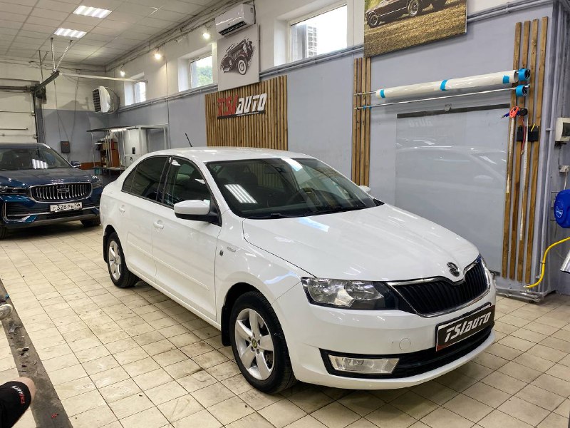 Skoda Rapid установка сабвуфера и усилителя фото и цены в Ярославле