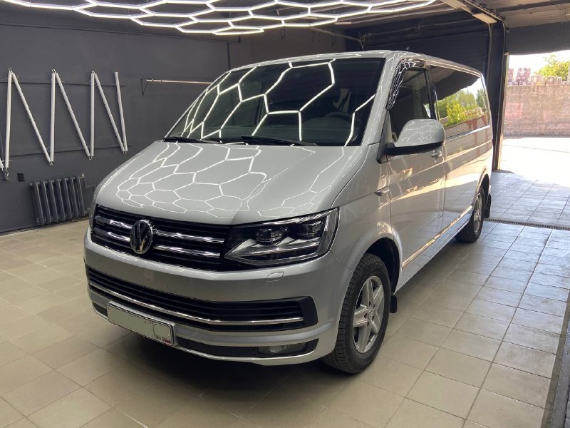 Volkswagen Caravelle установка усилителя и динамиков в Ярославле