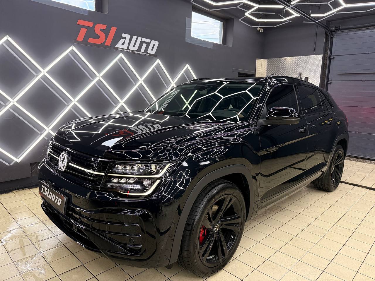 Оклейка пленкой Volkswagen Teramont X в Ярославле