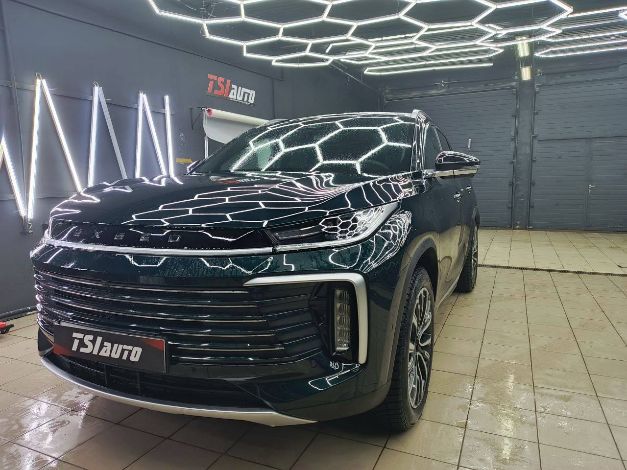 Оклейка зон риска Exeed TXL в Ярославле