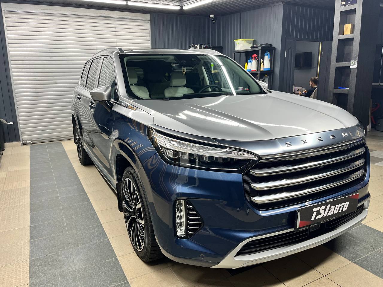 Оклейка пленкой Exeed VX в Ярославле