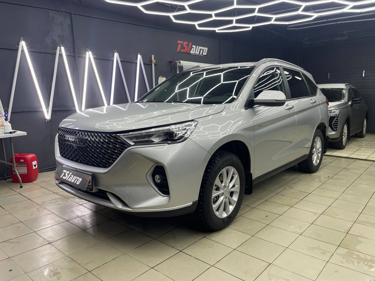 Оклейка пленкой Haval M6 в Ярославле