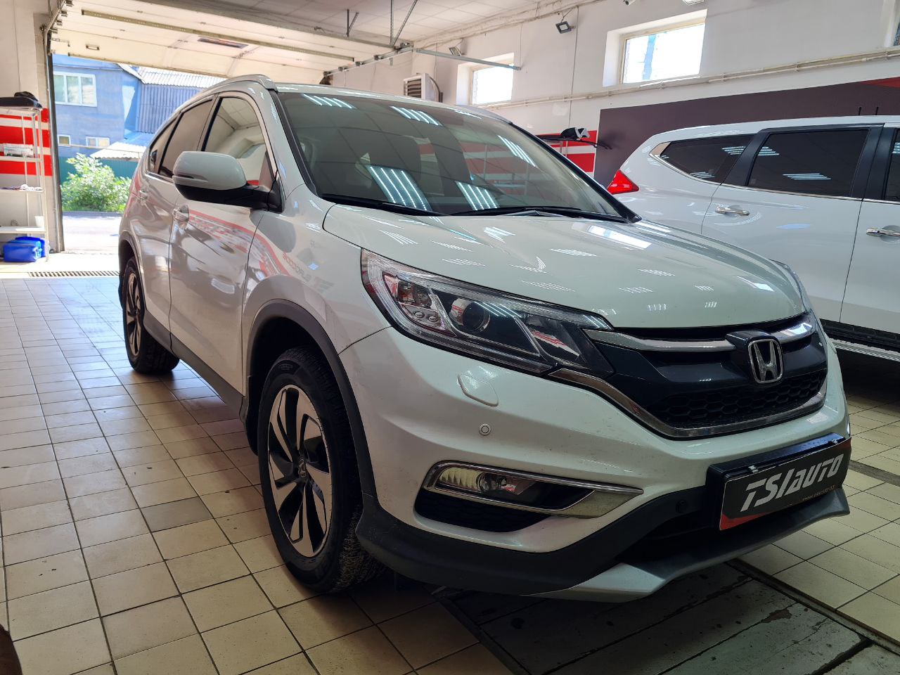 Правильная шумоизоляция Honda CR-V 5 в Ярославле 