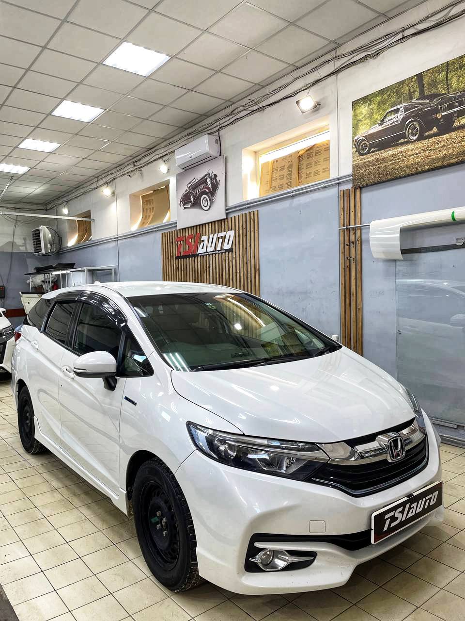 Honda Shuttle оклейка фар бронепленкой в Ярославле