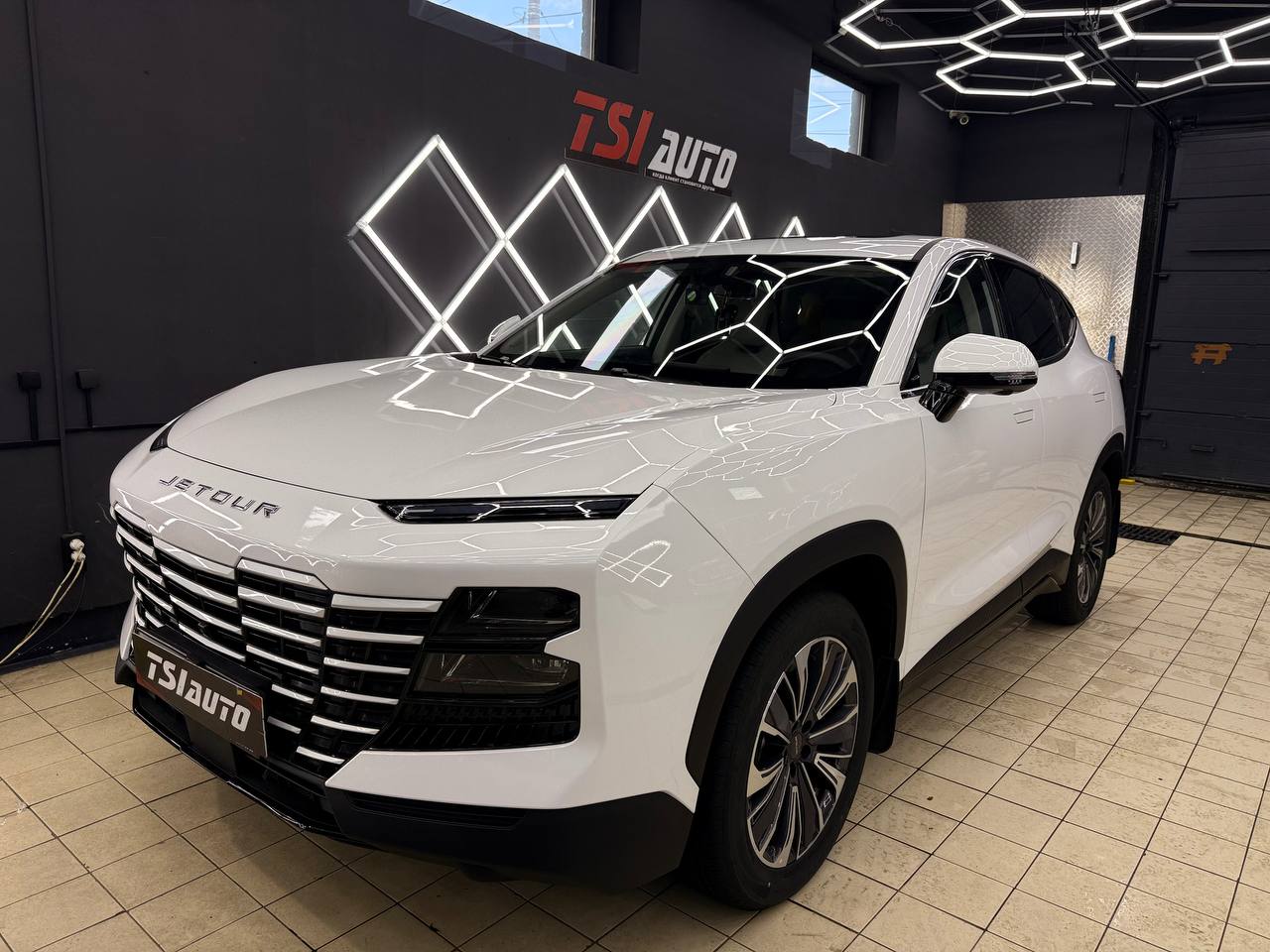 Оклейка пленкой Jetour Dashing в Ярославле