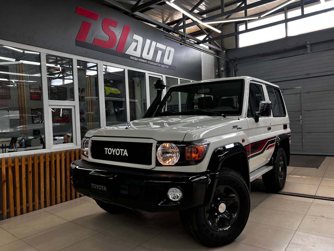 Шумоизоляция Toyota Land Cruiser 70 в Ярославле