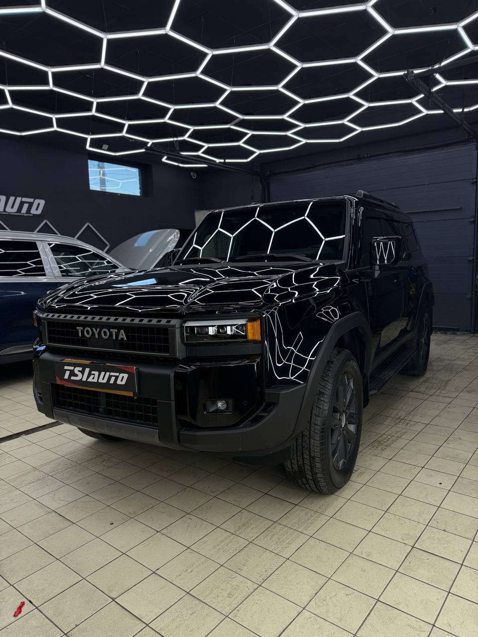 Полная оклейка пленкой Toyota Land Cruiser Prado 250 в Ярославле