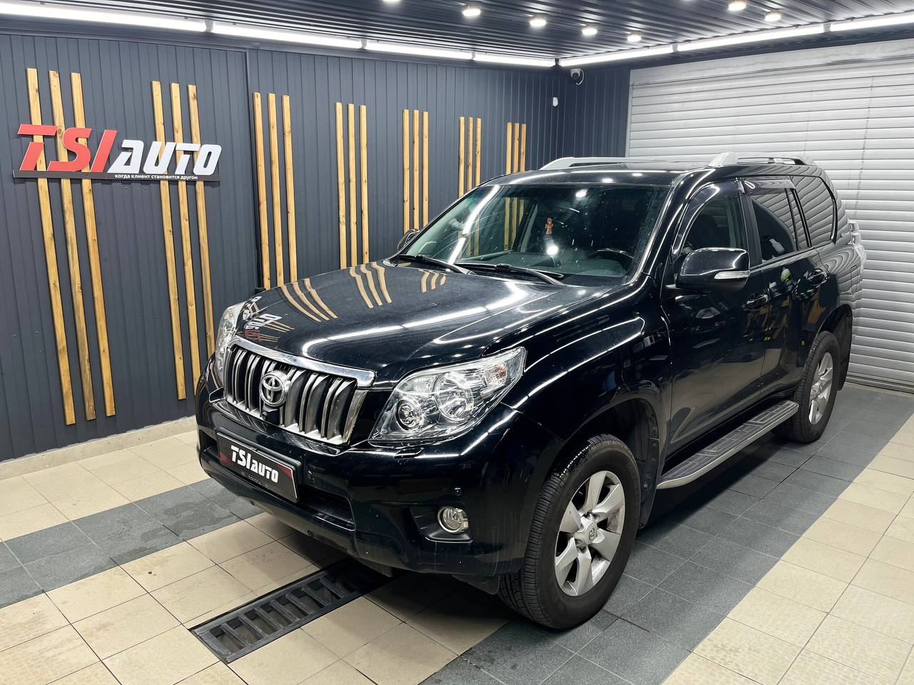 Land Cruiser Prado восстановительная полировка и оклейка фар в Ярославле