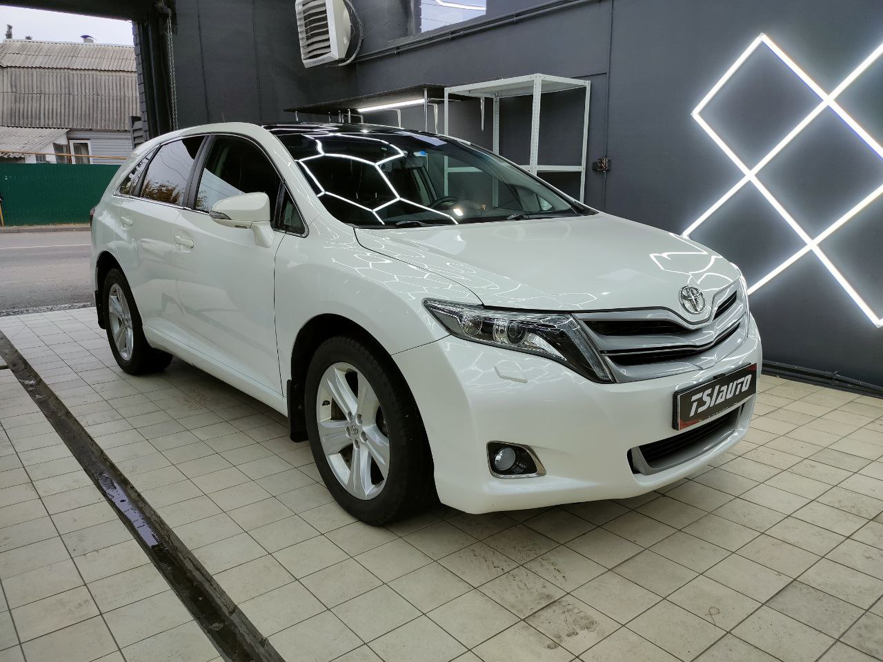 Химчистка Toyota Venza в Ярославле